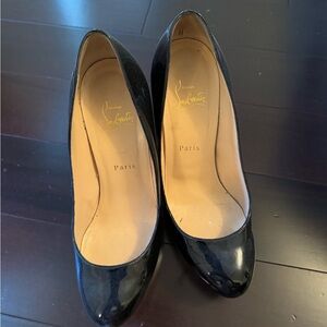 Christian Louboutin - WORN TWICE - size 40